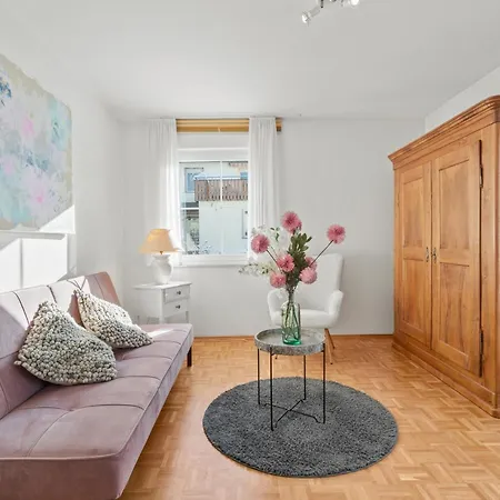 Seewiese Mit Grossem Garten Und Autemberaubenden Alpenpanorama *