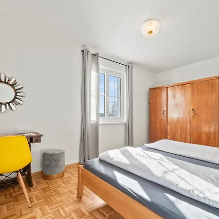 Seewiese Mit Grossem Garten Und Autemberaubenden Alpenpanorama Apartment Friedrichshafen