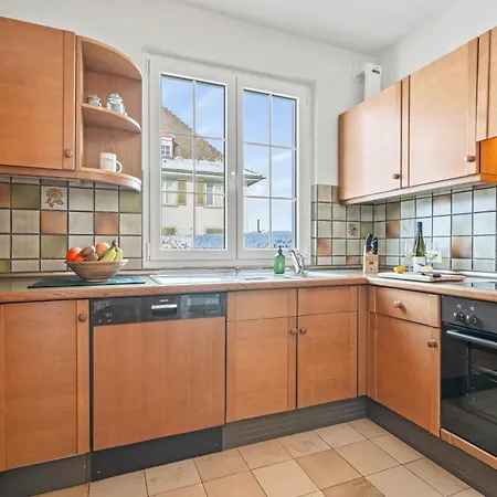 Seewiese Mit Grossem Garten Und Autemberaubenden Alpenpanorama פרידריכסהאפן