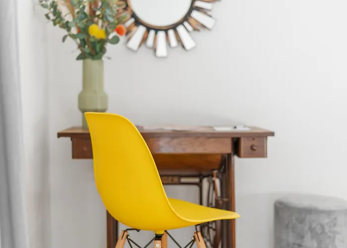 Seewiese Mit Grossem Garten Und Autemberaubenden Alpenpanorama