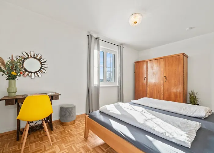 Seewiese Mit Grossem Garten Und Autemberaubenden Alpenpanorama Lägenhet Friedrichshafen