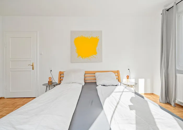 Seewiese Mit Grossem Garten Und Autemberaubenden Alpenpanorama *